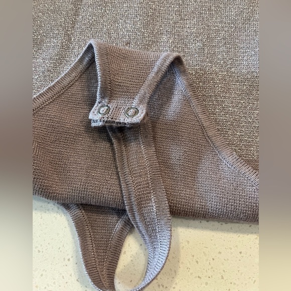 Abercrombie & fitch deep scoop knit bodysuit. New with tags - Picture 2 of 6